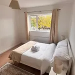 Cardinal Court , Wilton 3br Beside Cuh Hospital Prázdninový dům *