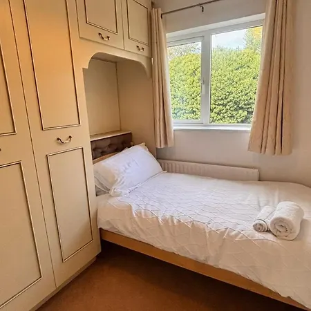 Holiday home Cardinal Court , Wilton 3br Beside Cuh Hospital *