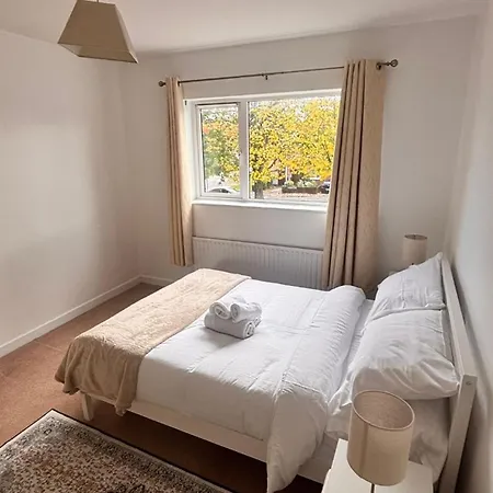 Cardinal Court , Wilton 3br Beside Cuh Hospital Dom wakacyjny *