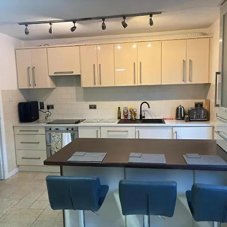 Cardinal Court , Wilton 3br Beside Cuh Hospital Holiday home Cork