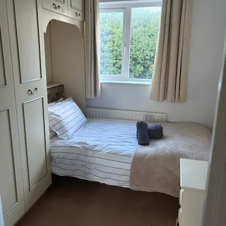 Cardinal Court , Wilton 3br Beside Cuh Hospital
