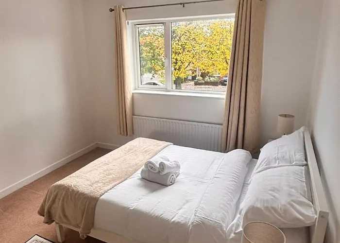 Cardinal Court , Wilton 3br Beside Cuh Hospital Дом отдыха *