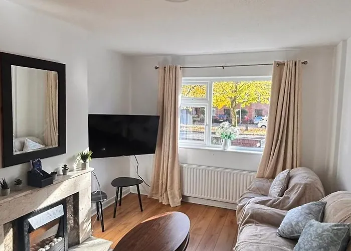 Cardinal Court , Wilton 3br Beside Cuh Hospital Дом отдыха *