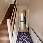 Nyaraló Cardinal Court , Wilton 3br Beside Cuh Hospital *