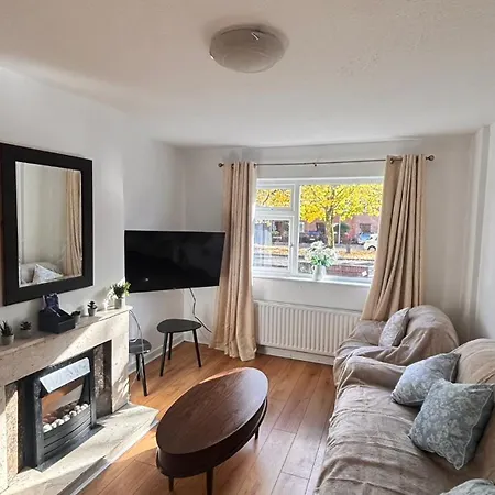 Cardinal Court , Wilton 3br Beside Cuh Hospital Ferienhaus *