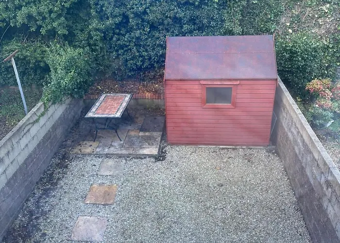 Cardinal Court , Wilton 3br Beside Cuh Hospital * Cork